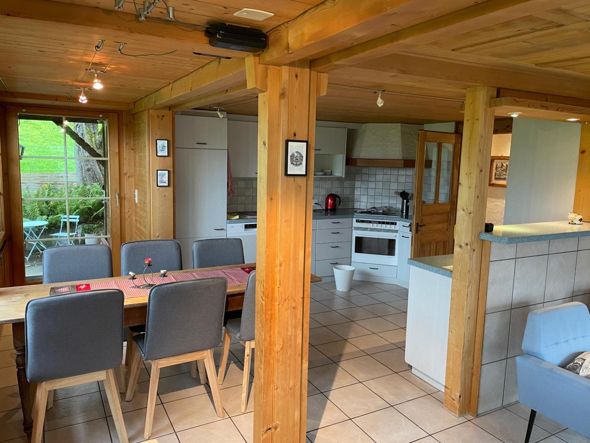 Edelweiss 4 Zi Ferienwohnung In Landhaus Frutigen Exterior photo