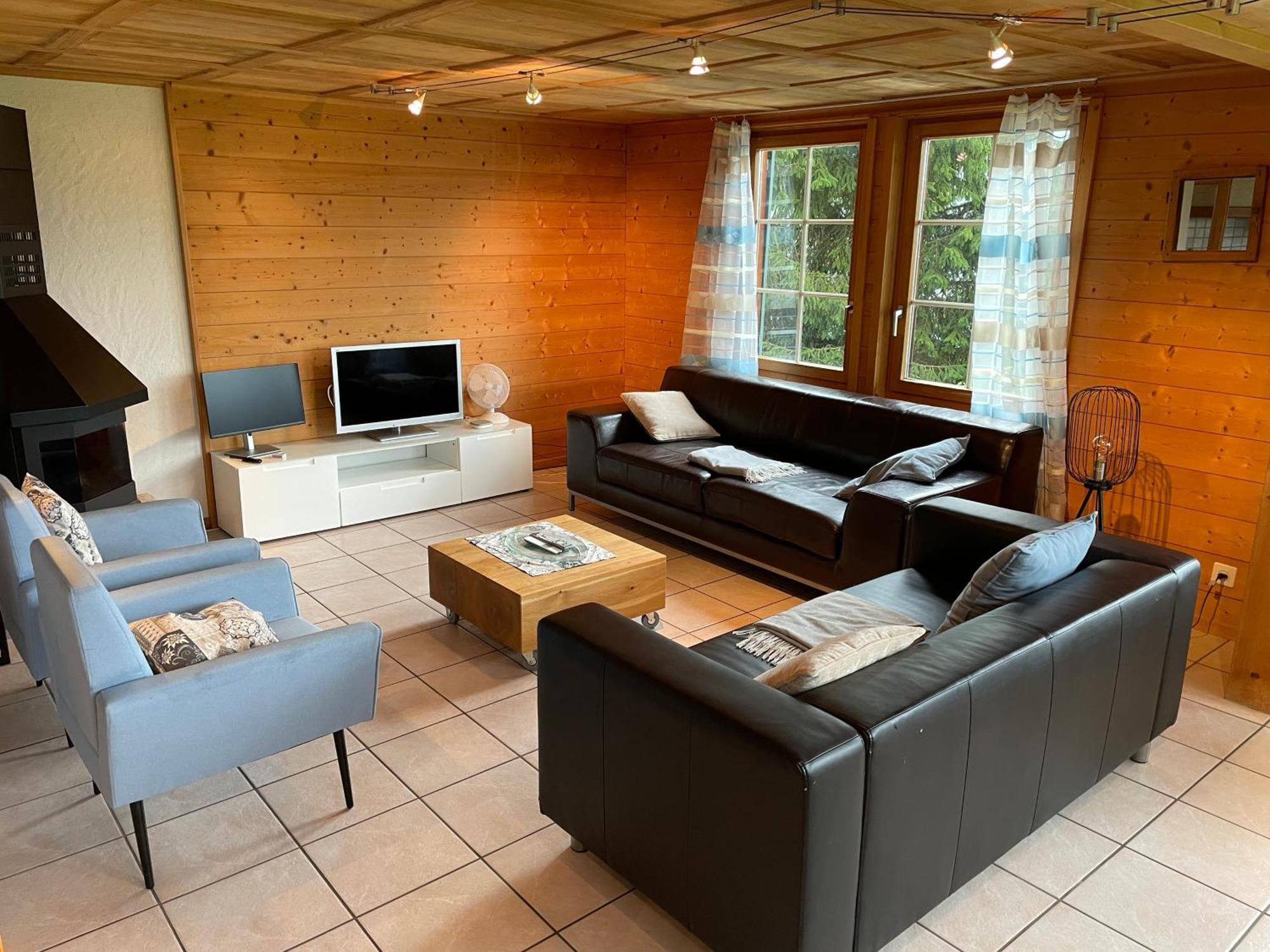 Edelweiss 4 Zi Ferienwohnung In Landhaus Frutigen Exterior photo