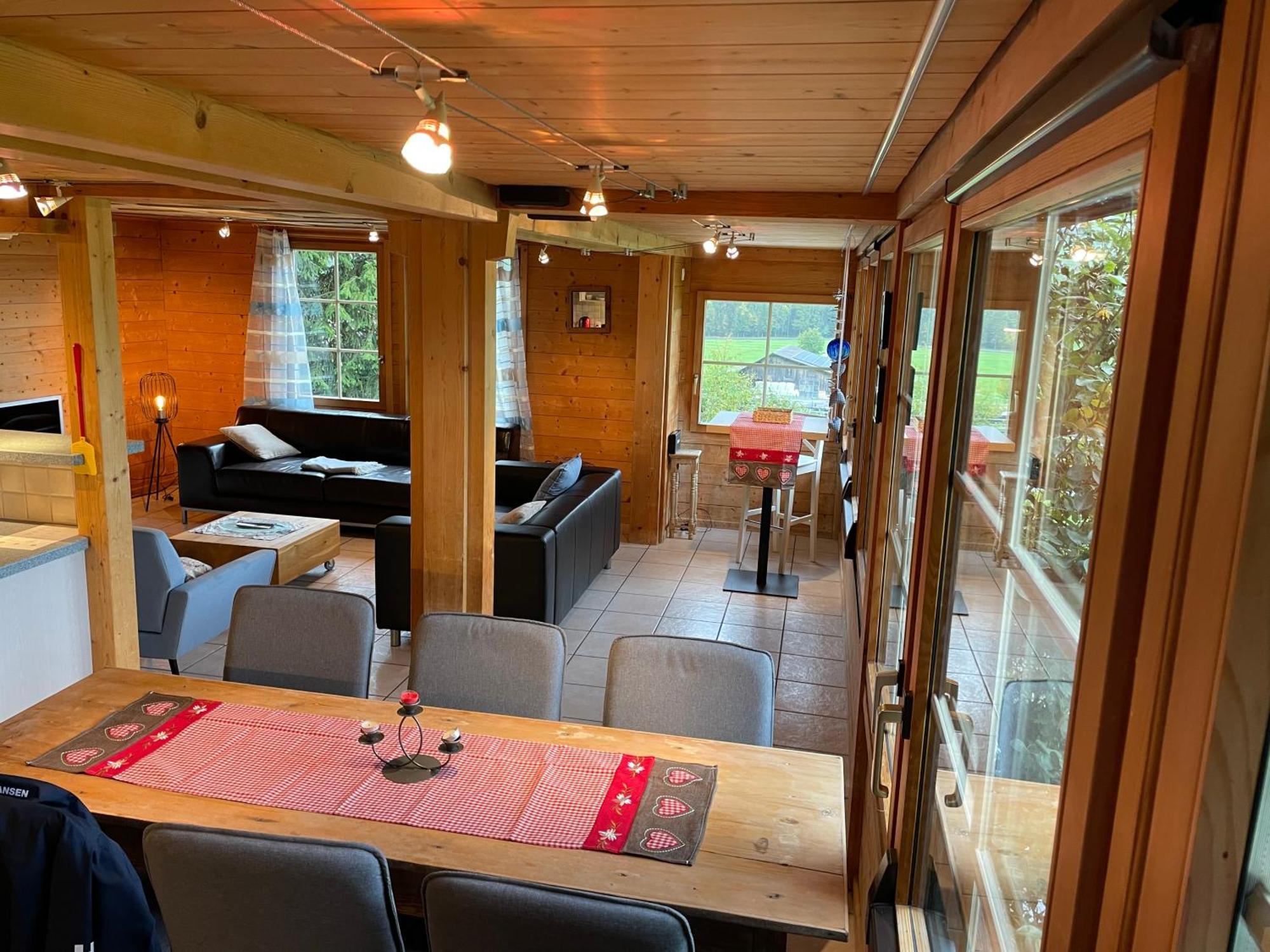 Edelweiss 4 Zi Ferienwohnung In Landhaus Frutigen Exterior photo